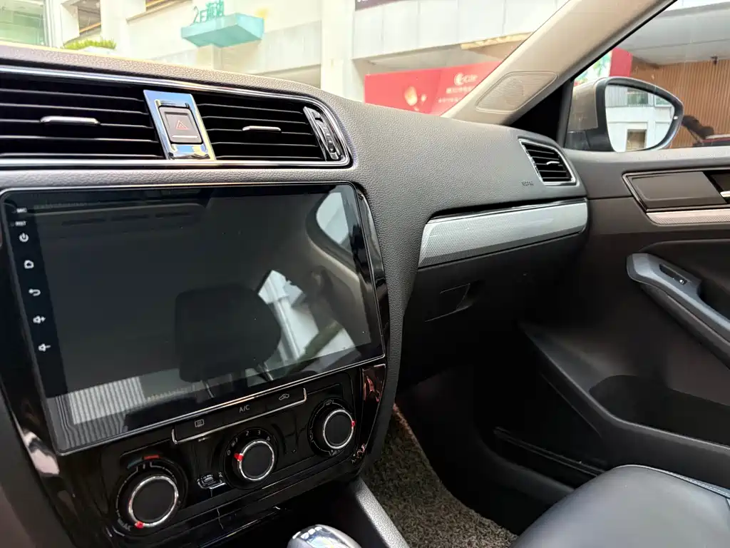 Volkswagen Sagitar — миниатюра 8