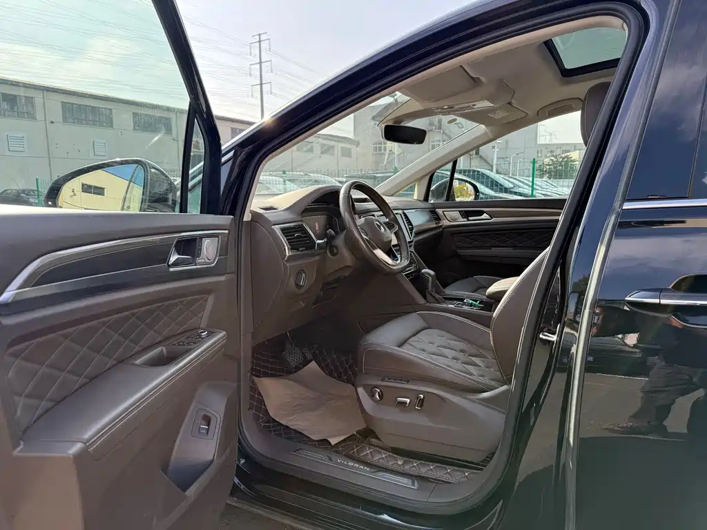 Volkswagen Viloran 2020 380TSI Flagship