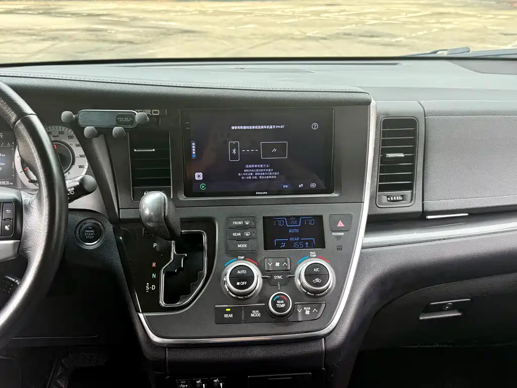 Toyota Sienna — миниатюра 12