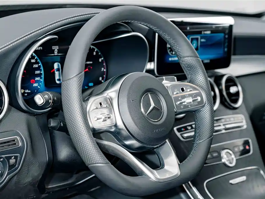 Mercedes-Benz C-Class — миниатюра 9