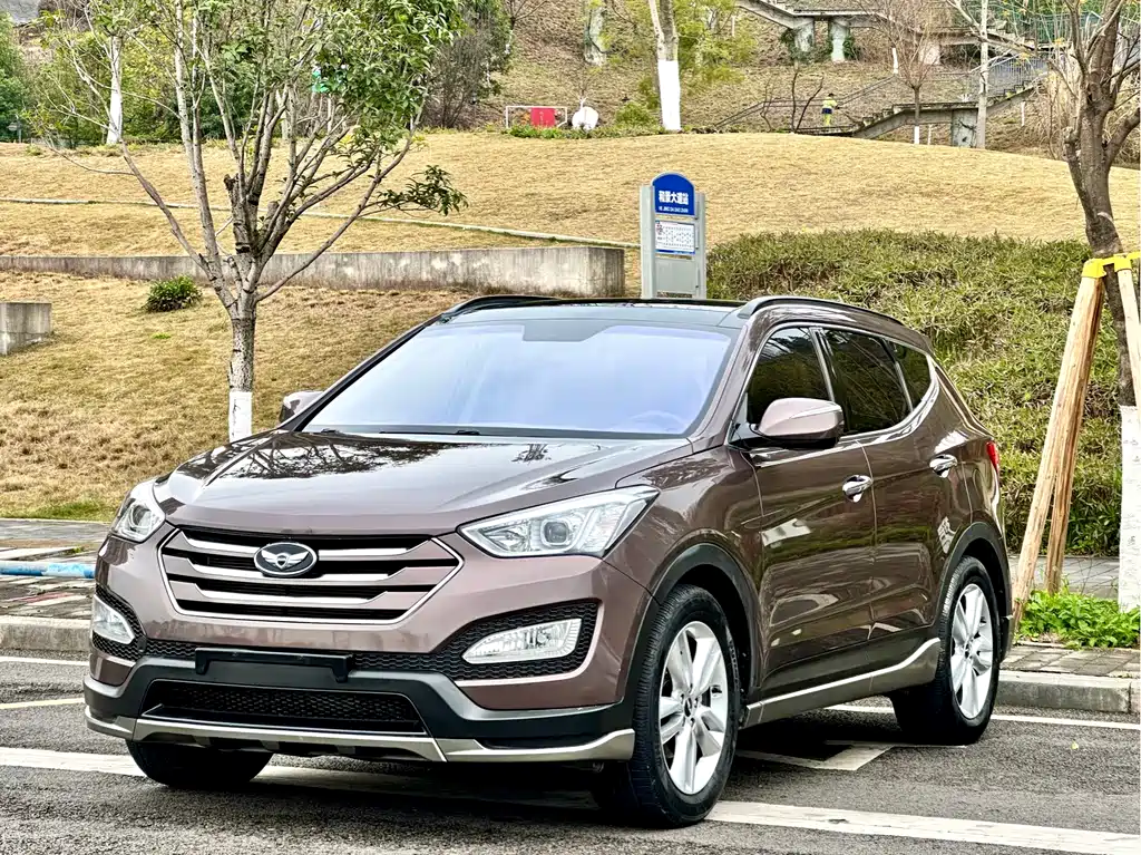 Hyundai Santa Fe (Import) 2014