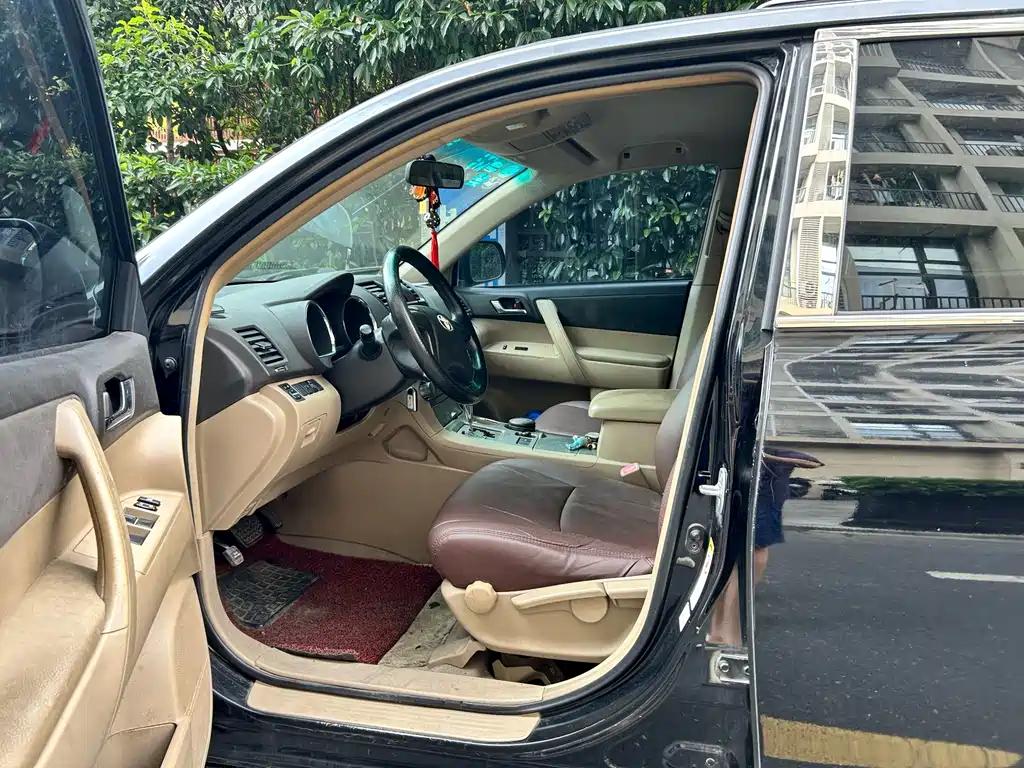 Toyota Highlander — миниатюра 9