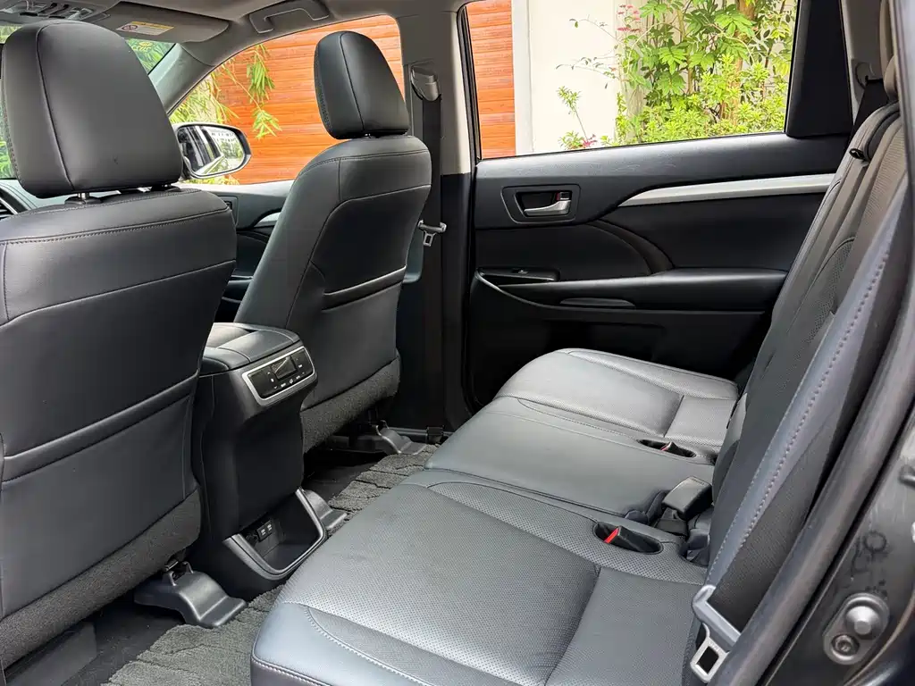 Toyota Highlander — миниатюра 12