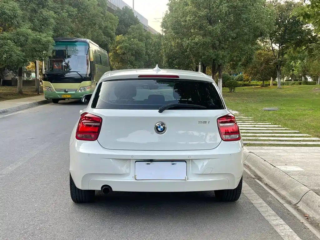 BMW 1 Series (Import) — миниатюра 6