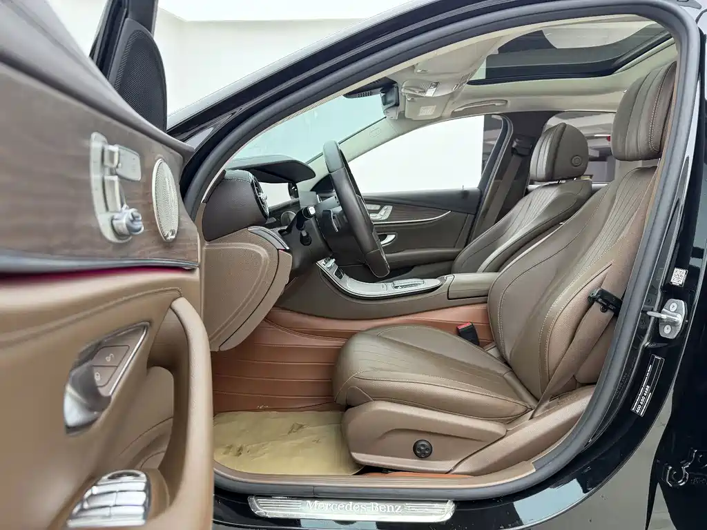 Mercedes-Benz E-Class — миниатюра 4