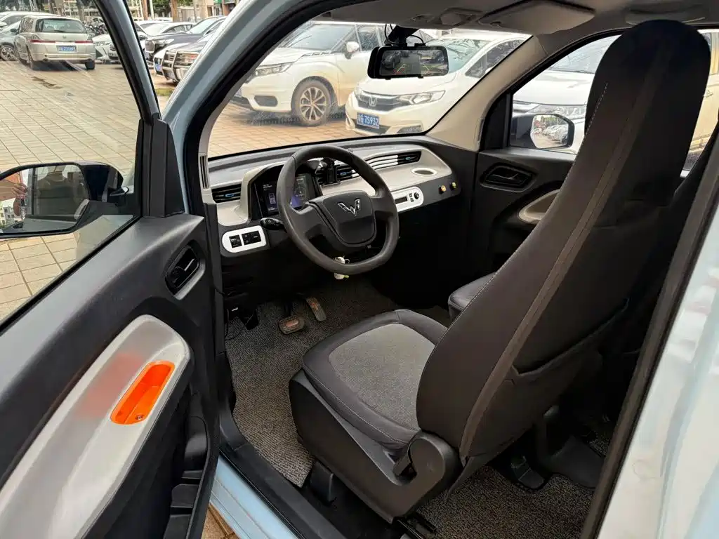Wuling MINIEV — миниатюра 5