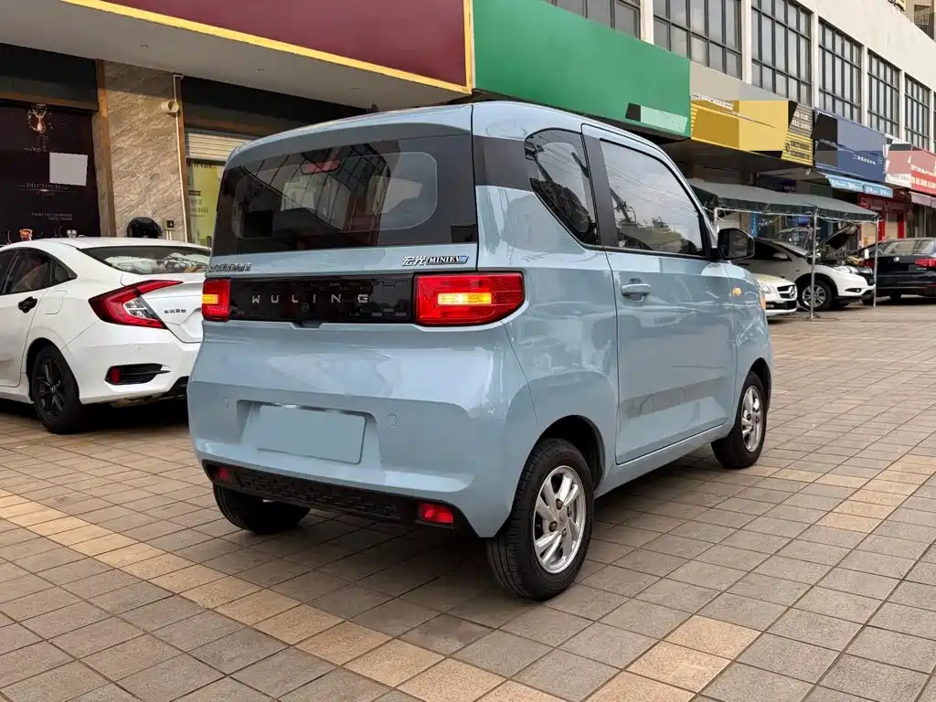 Wuling MINIEV — миниатюра 13