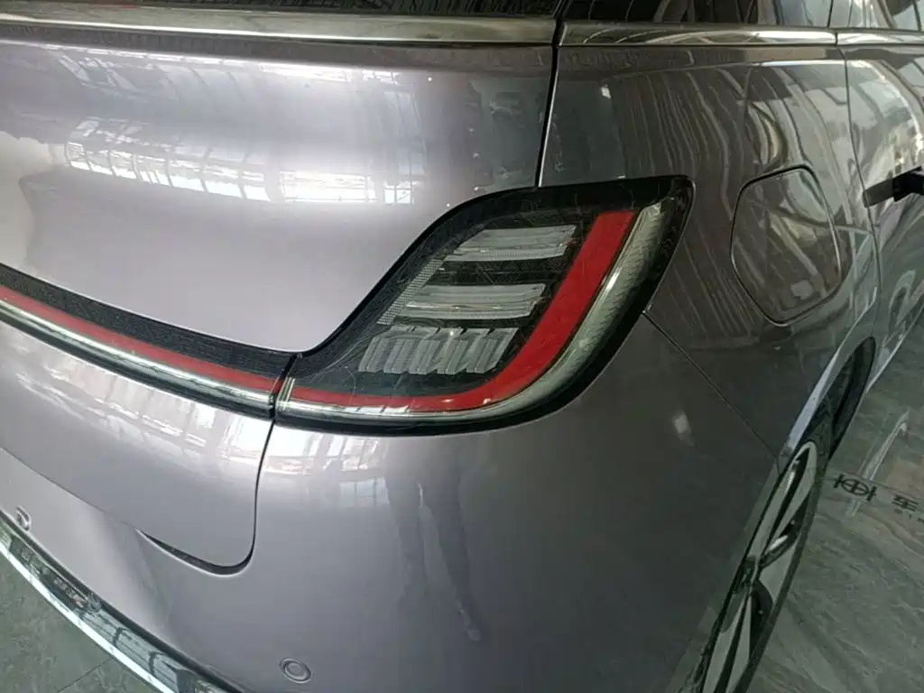Baojun Yunduo — миниатюра 8