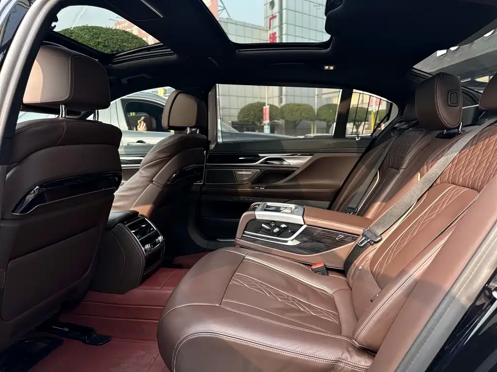 BMW 7 Series 7 2021 730Li M Sport