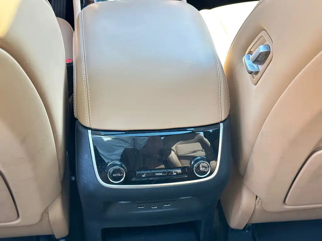 Li Auto Li ONE — миниатюра 10