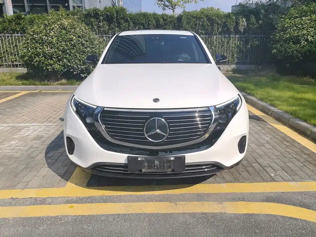 Mercedes-Benz EQC — миниатюра 2