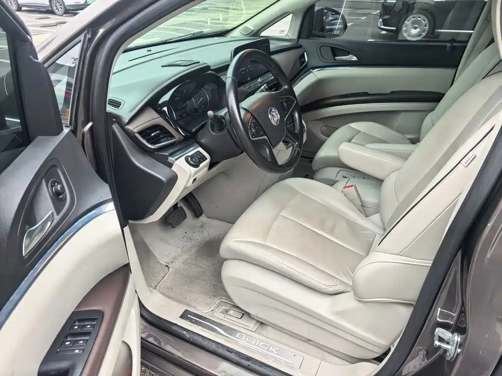 Buick GL8 — миниатюра 6