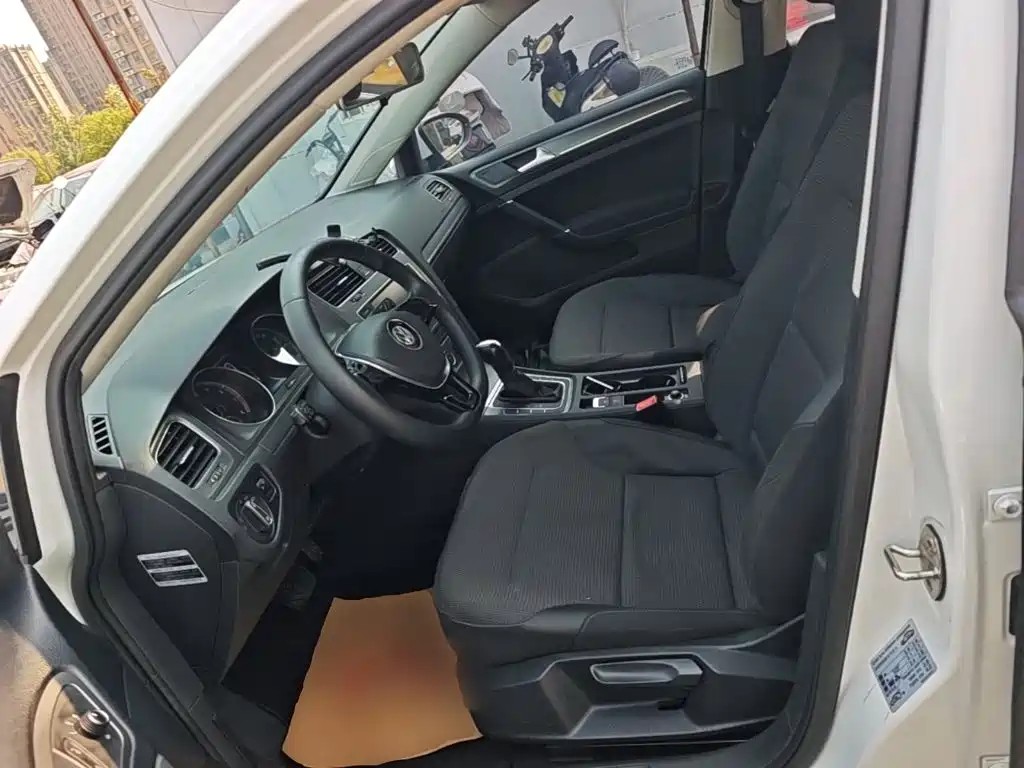 Volkswagen Golf — миниатюра 15