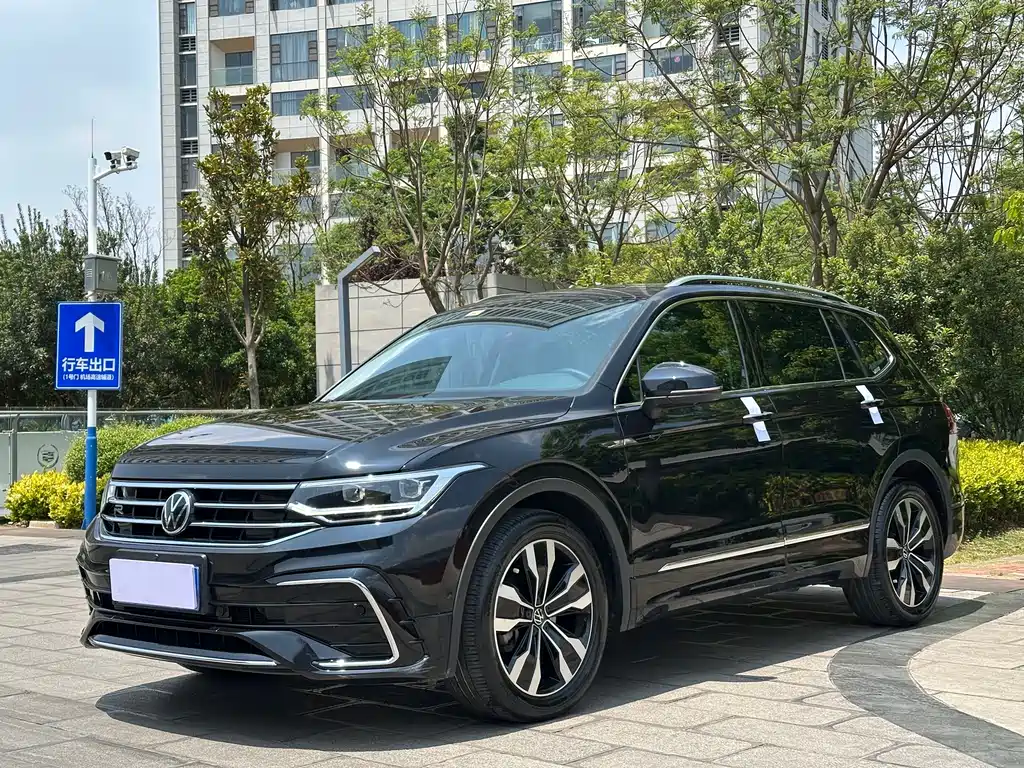 Volkswagen Tiguan L 2022