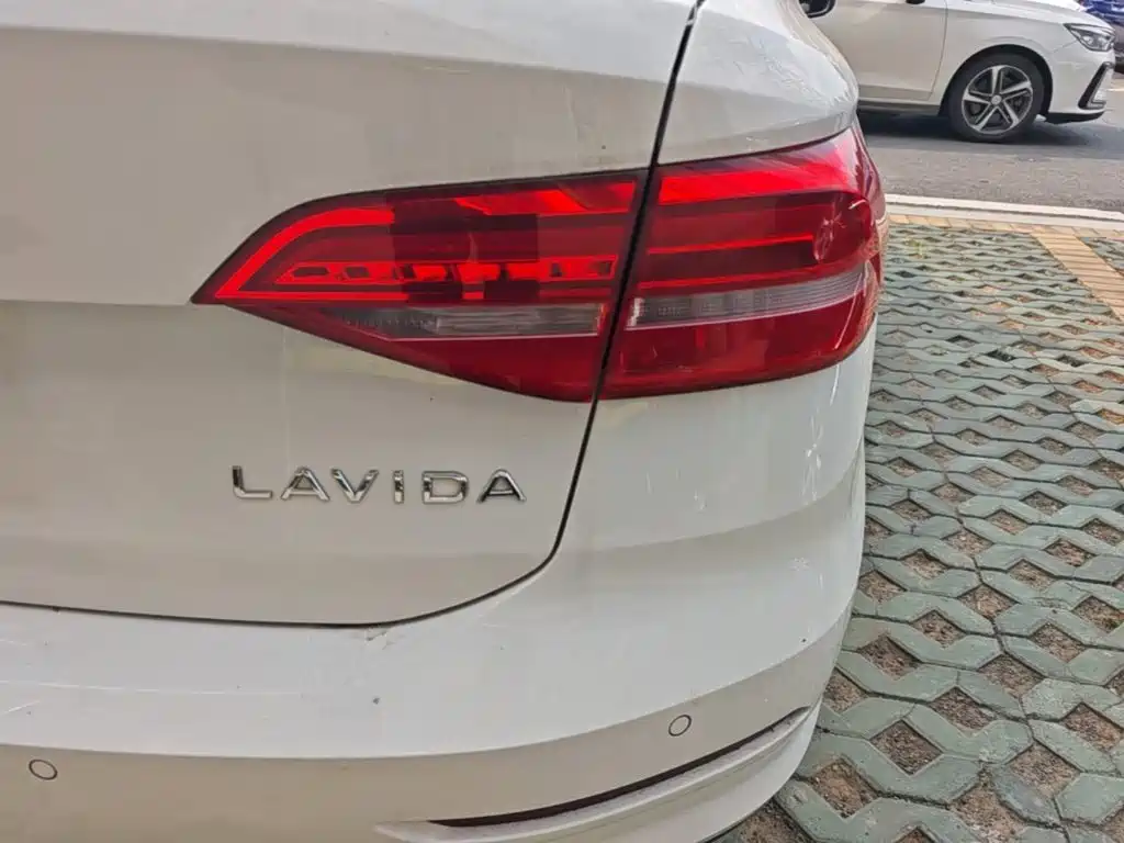 Volkswagen Lavida — миниатюра 8