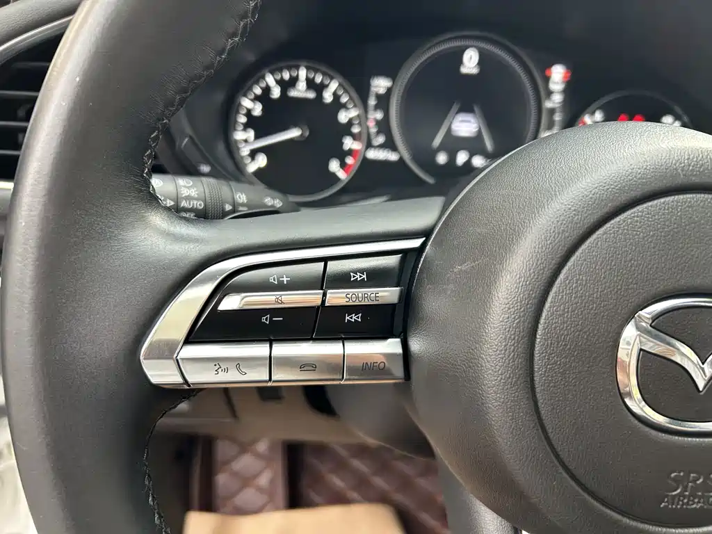 Mazda 3 Axela — миниатюра 13