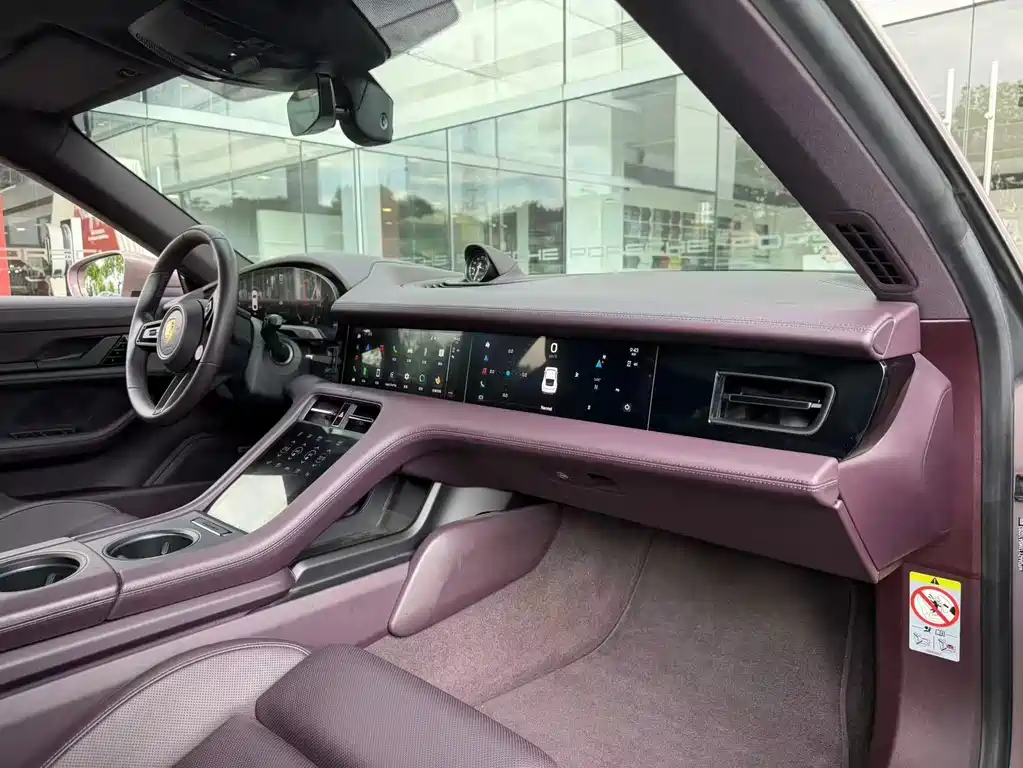 Porsche Taycan — миниатюра 8