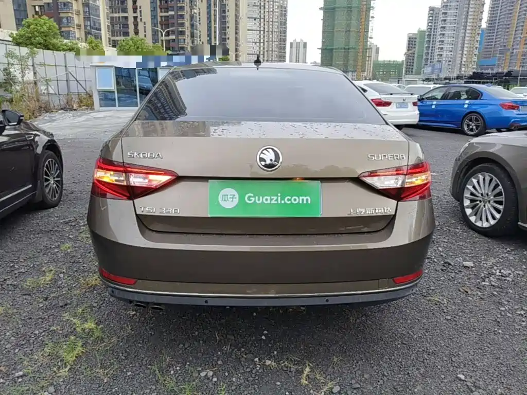 Skoda Superb — миниатюра 6
