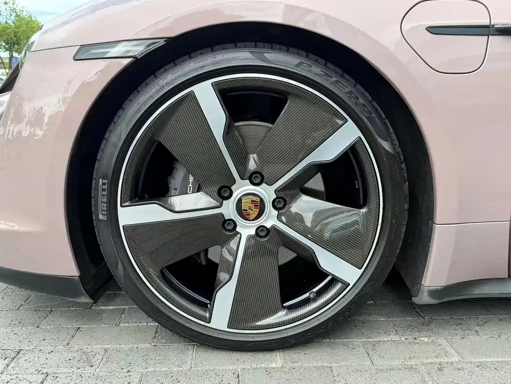 Porsche Taycan — миниатюра 11
