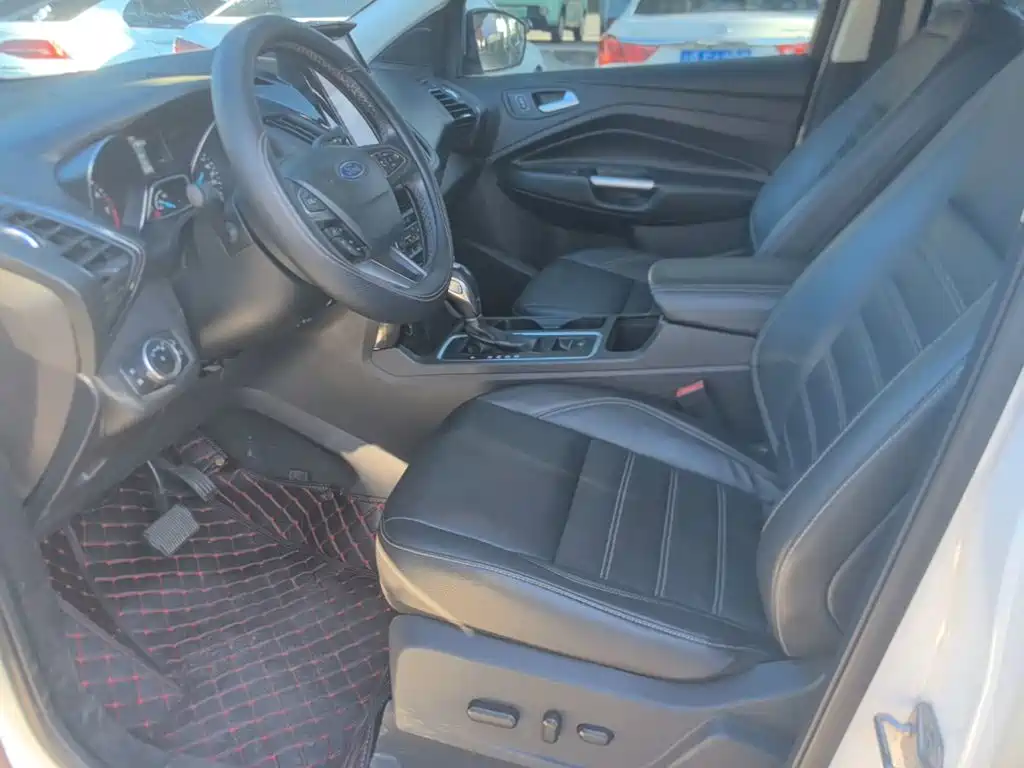 Ford Kuga — миниатюра 15