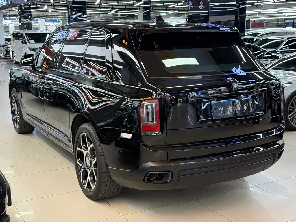 Rolls-Royce Cullinan — миниатюра 3