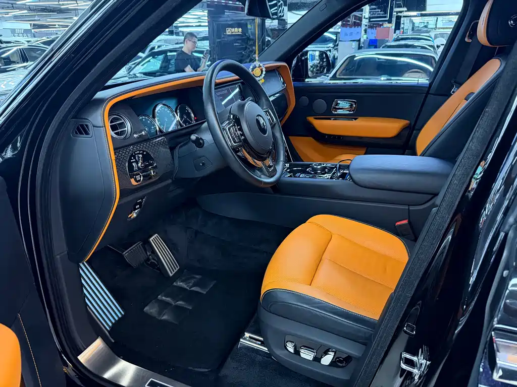 Rolls-Royce Cullinan — миниатюра 8