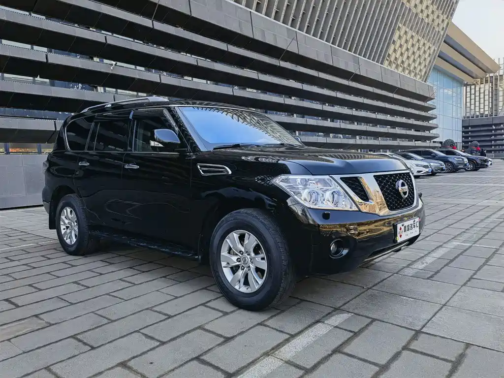 Nissan Patrol 2016 5.6L