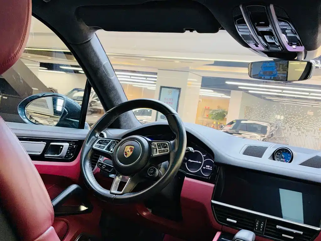 Porsche Cayenne — миниатюра 17