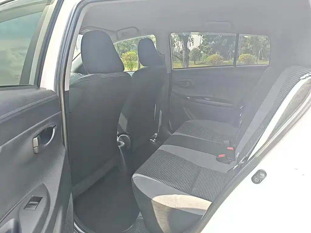 Toyota Vios FS — миниатюра 6