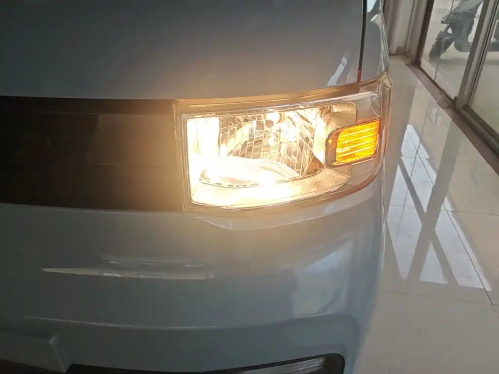 Wuling MINIEV — миниатюра 24