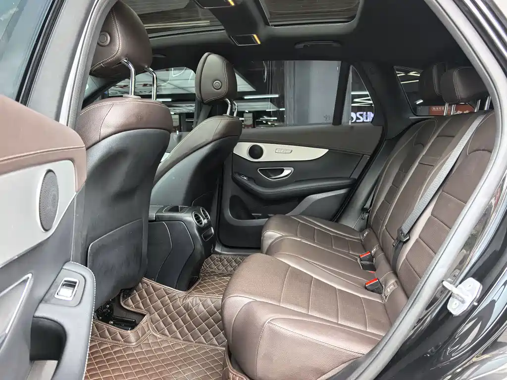 Mercedes-Benz GLC — миниатюра 12