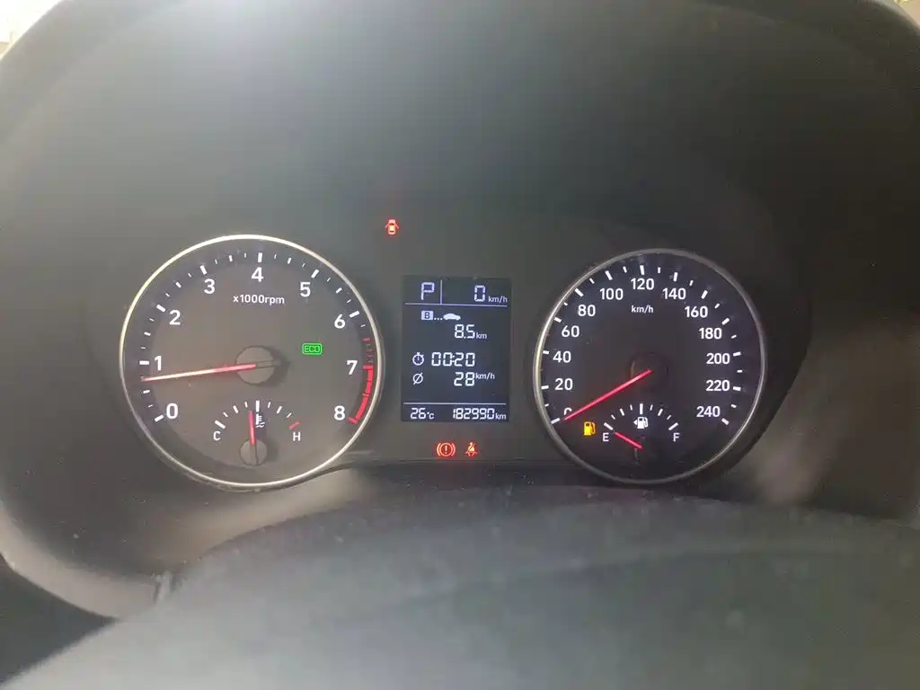 Hyundai Elantra — миниатюра 12