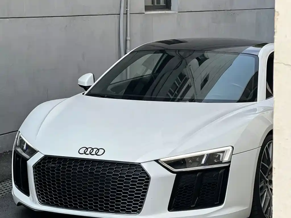 Купить Audi R8