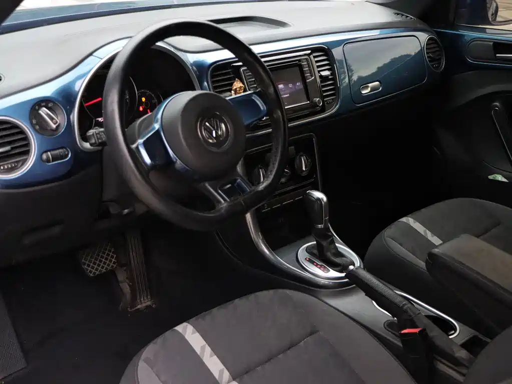 VOLKSWAGEN BEETLE