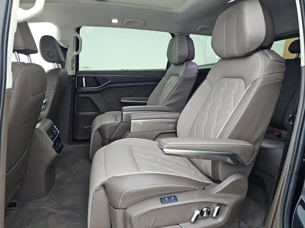 Volkswagen Viloran — миниатюра 12
