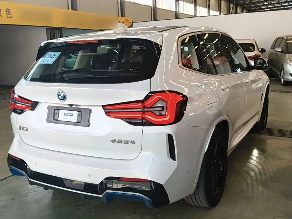 BMW iX3 — миниатюра 7