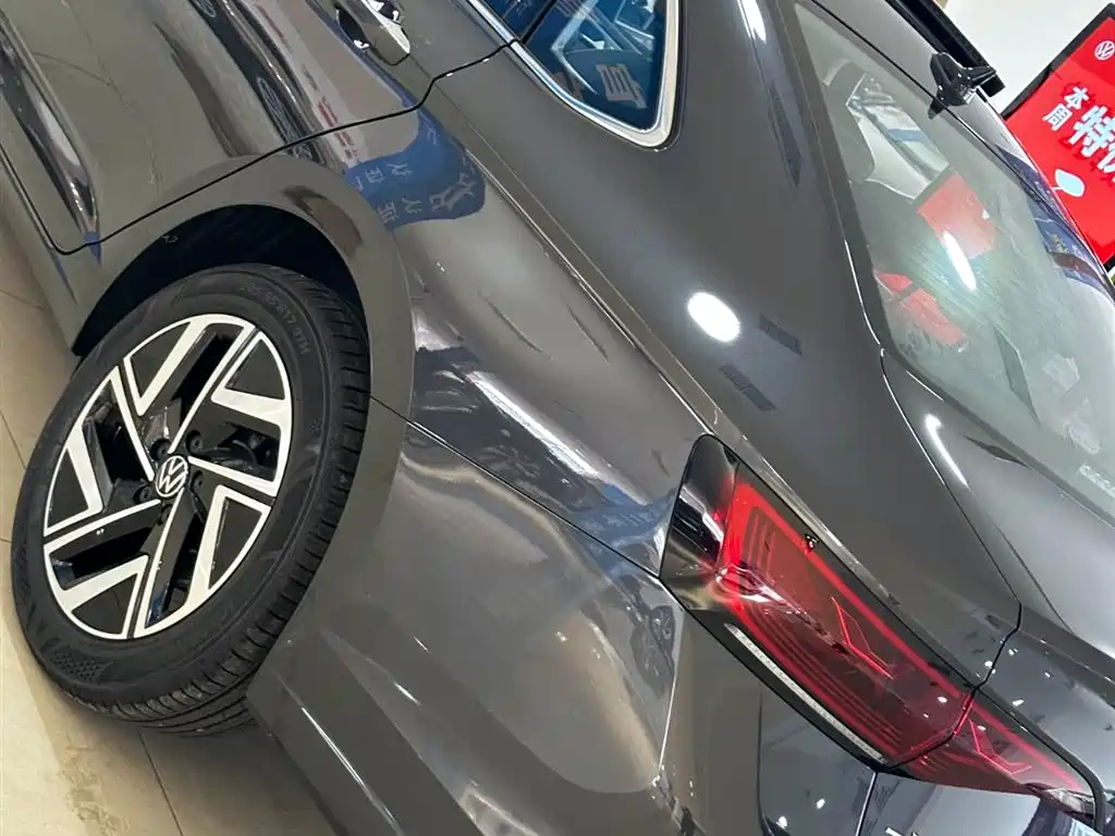 Volkswagen Sagitar — миниатюра 24