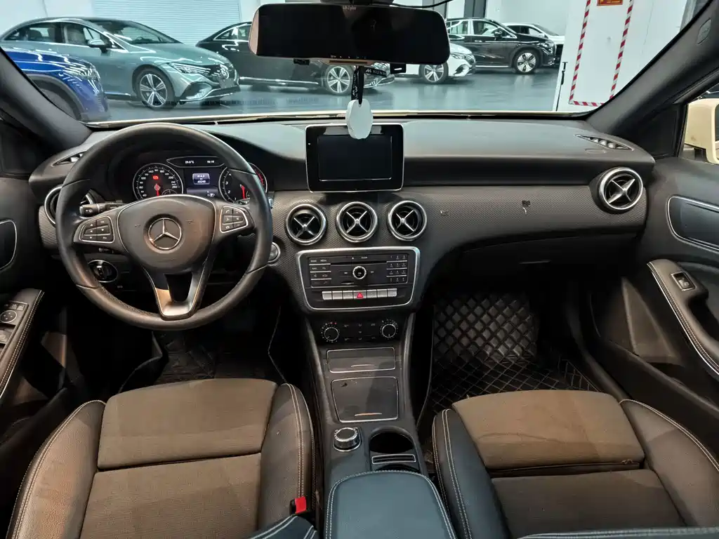 Mercedes-Benz A-Class (Import) — миниатюра 12