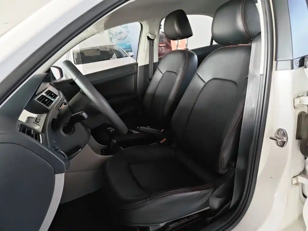Skoda Rapid — миниатюра 15