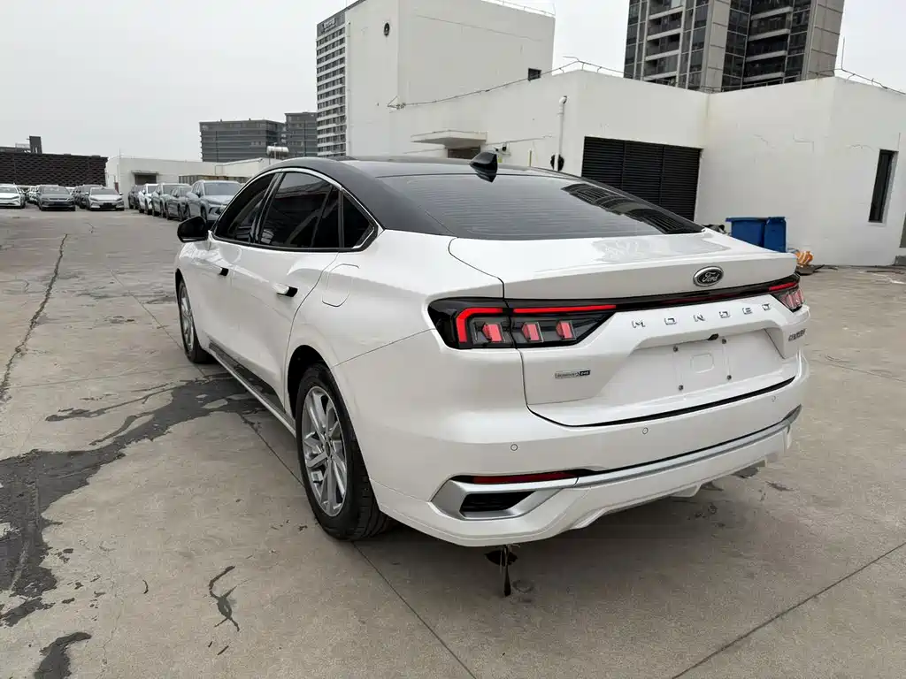 Ford Mondeo — миниатюра 10