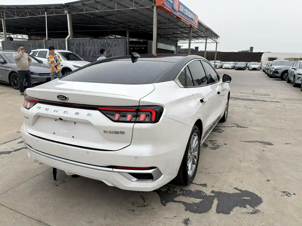 Ford Mondeo — миниатюра 12