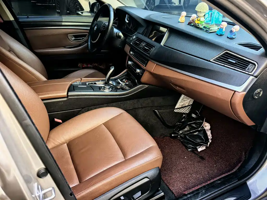 BMW 5 Series — миниатюра 9