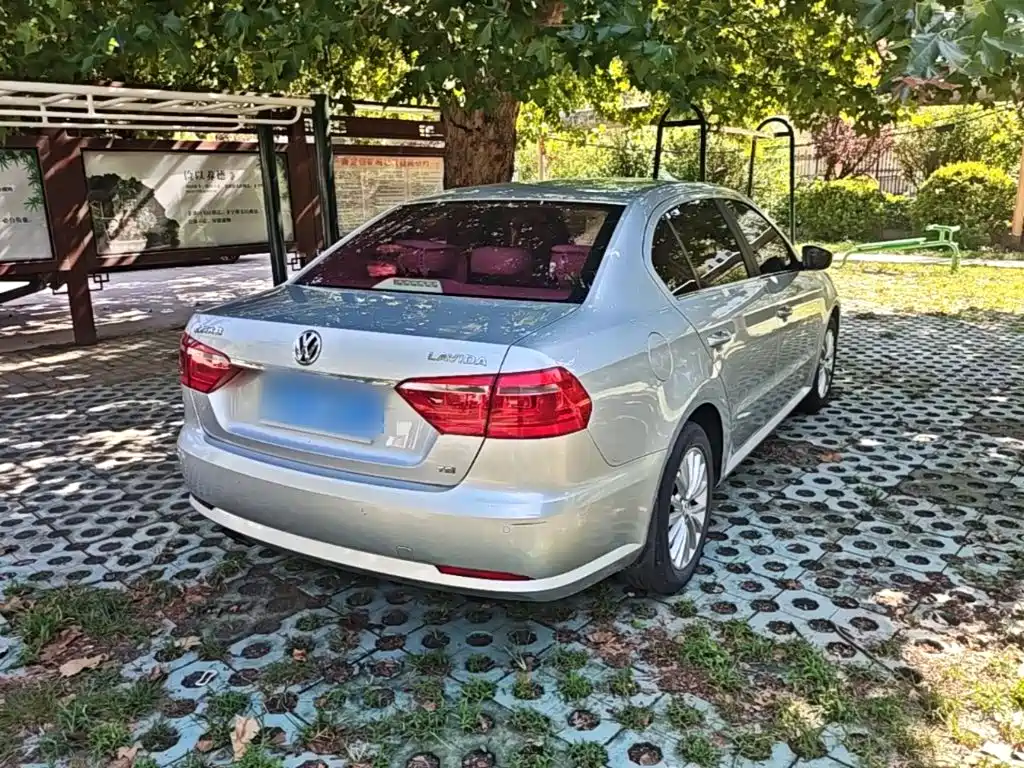 Volkswagen Lavida — миниатюра 7