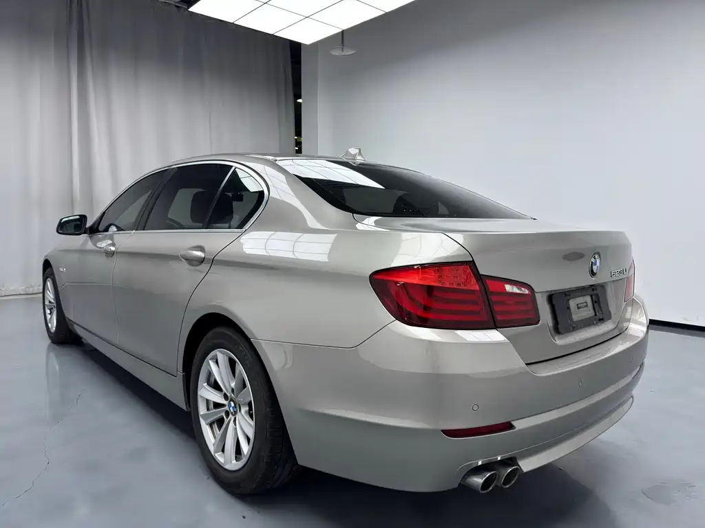 BMW 5 Series — миниатюра 6
