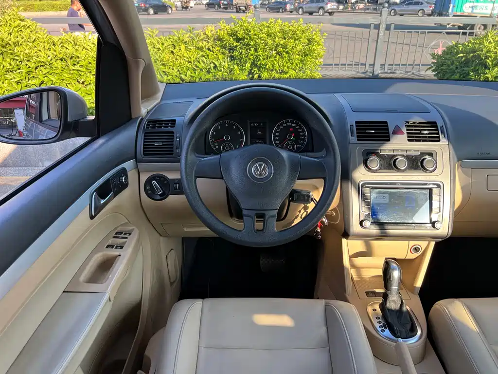 Volkswagen Touran — миниатюра 10