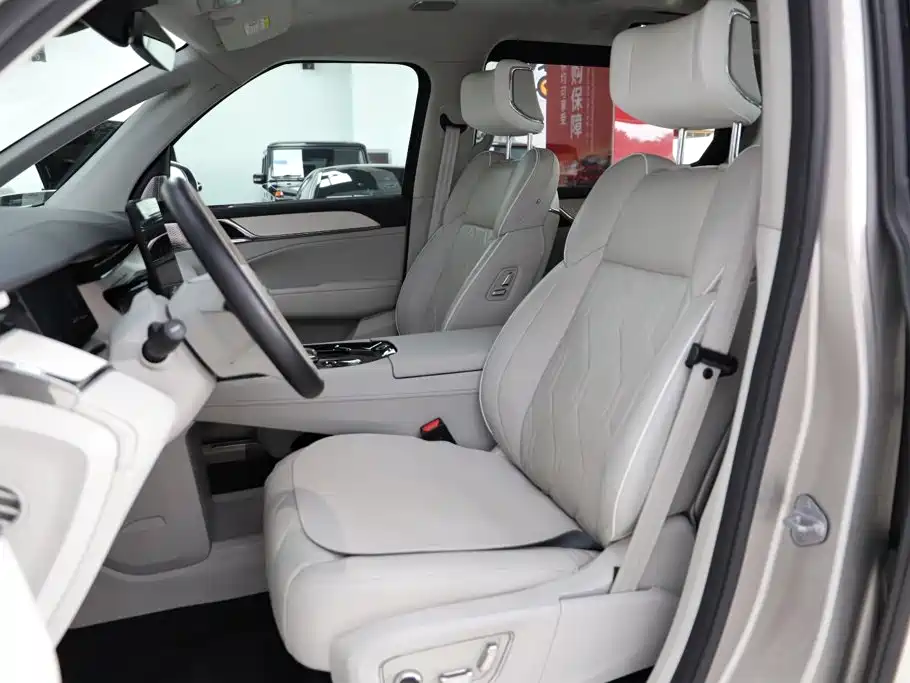 Volvo EM90 — миниатюра 5