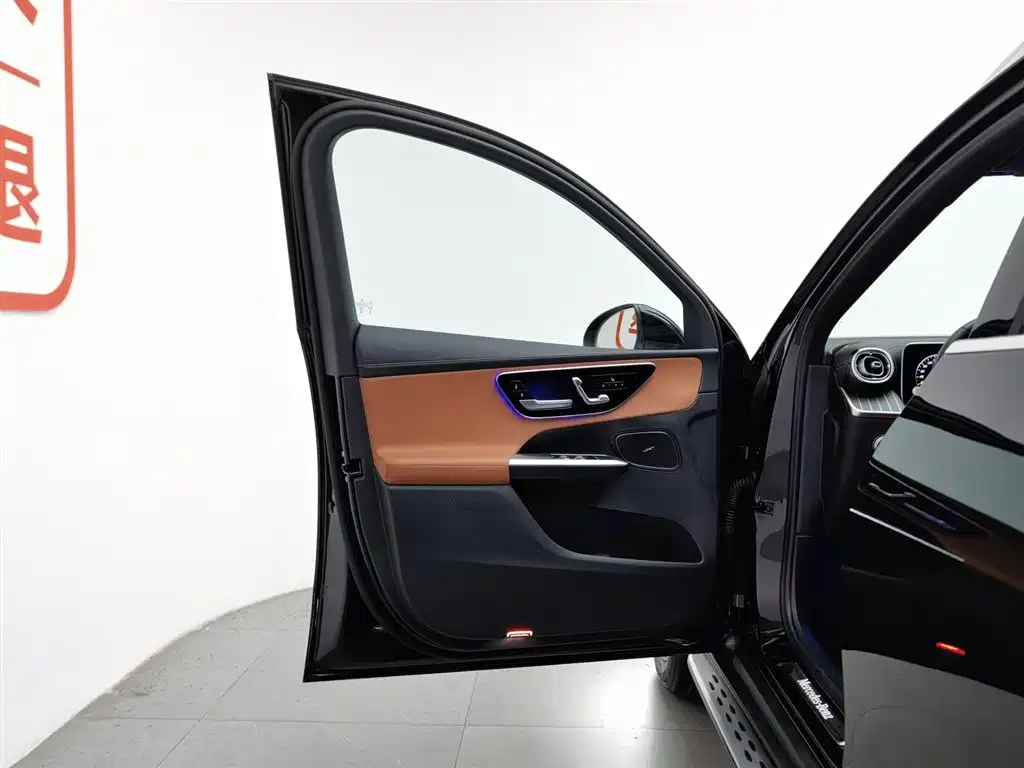 Mercedes-Benz GLC 2023 GLC 300 L 4MATIC 5 мест