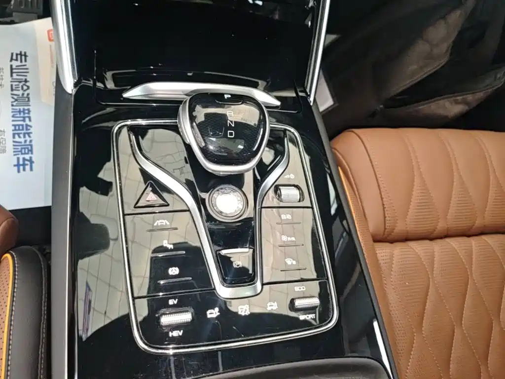 BYD Tang New Energy — миниатюра 14