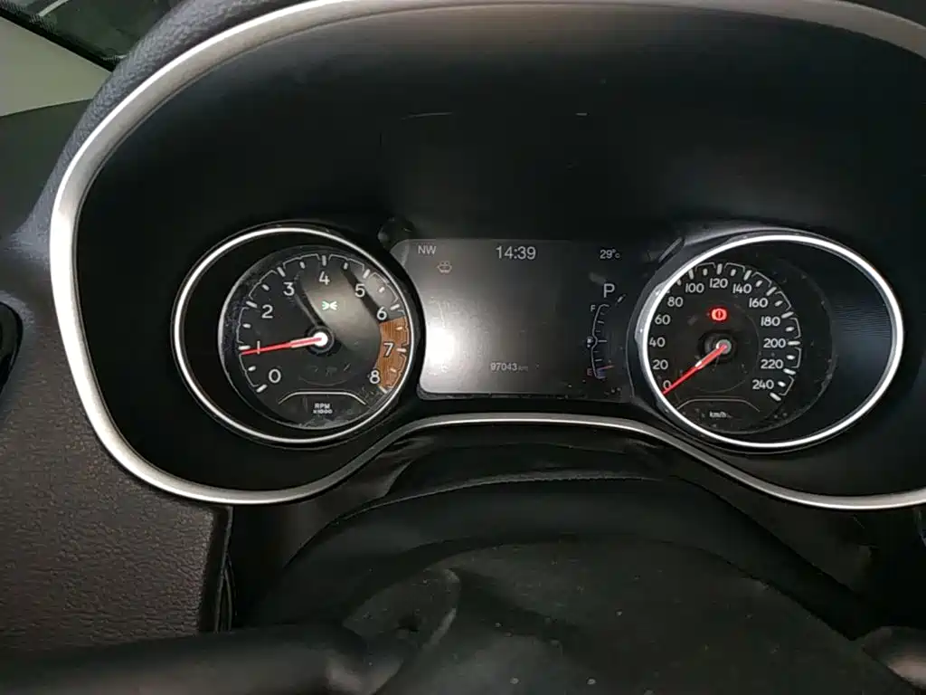 Jeep Compass — миниатюра 12