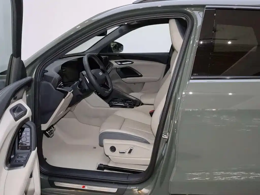 Audi Q5L — миниатюра 11